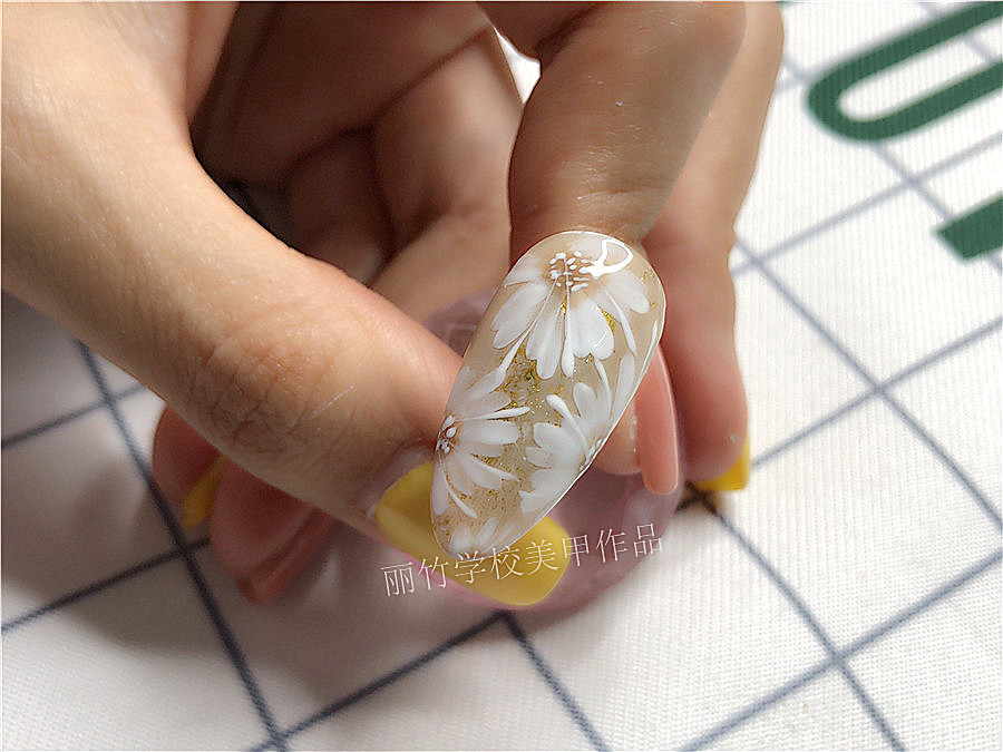 20200428小香風(fēng)雛菊花卉.jpg