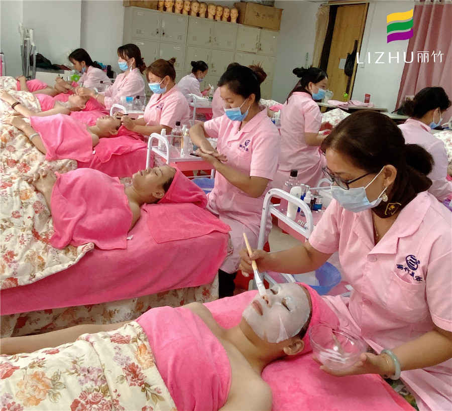 南寧學(xué)美容哪家專業(yè)？麗竹美容學(xué)校歡迎你