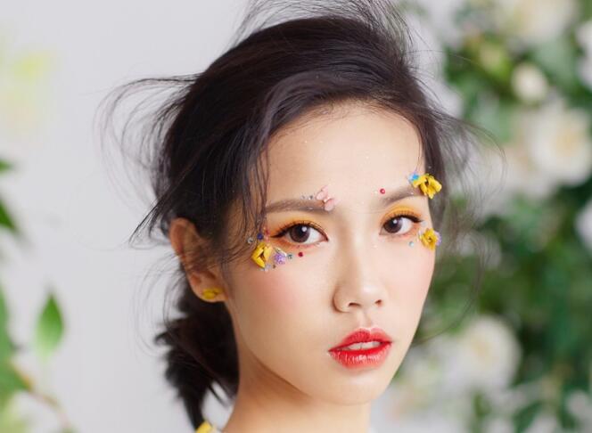 森系抽絲新娘造型，帶你領(lǐng)略南寧專業(yè)化妝培訓(xùn)技術(shù)