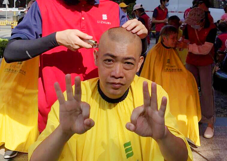義剪活動(dòng)受點(diǎn)贊，看看廣西美發(fā)學(xué)校哪家實(shí)踐機(jī)會(huì)多