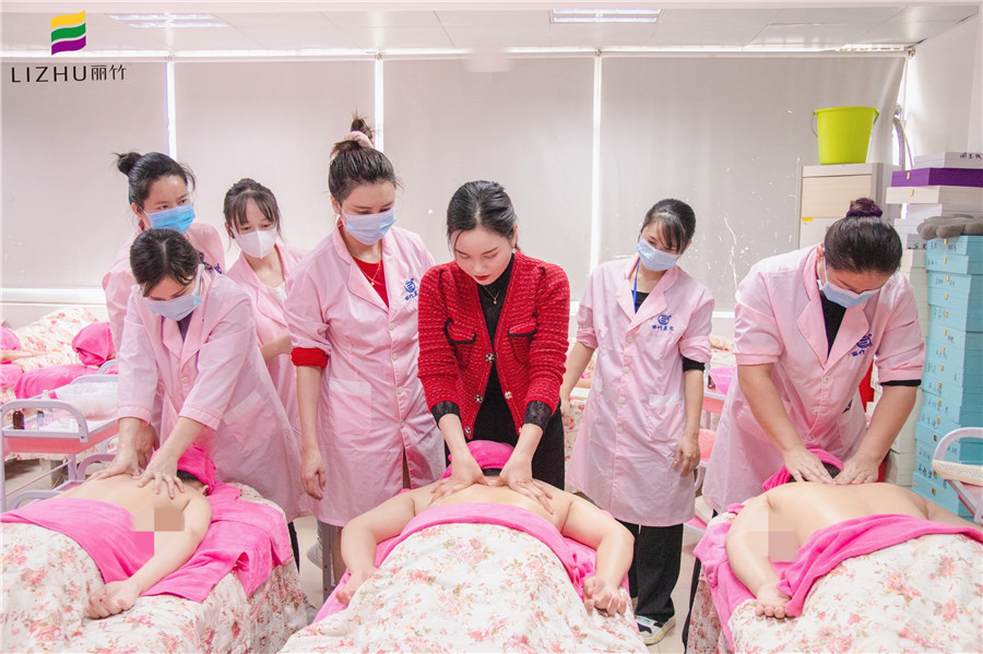背部疏通的好處，廣西美容養(yǎng)生培學(xué)校告訴你