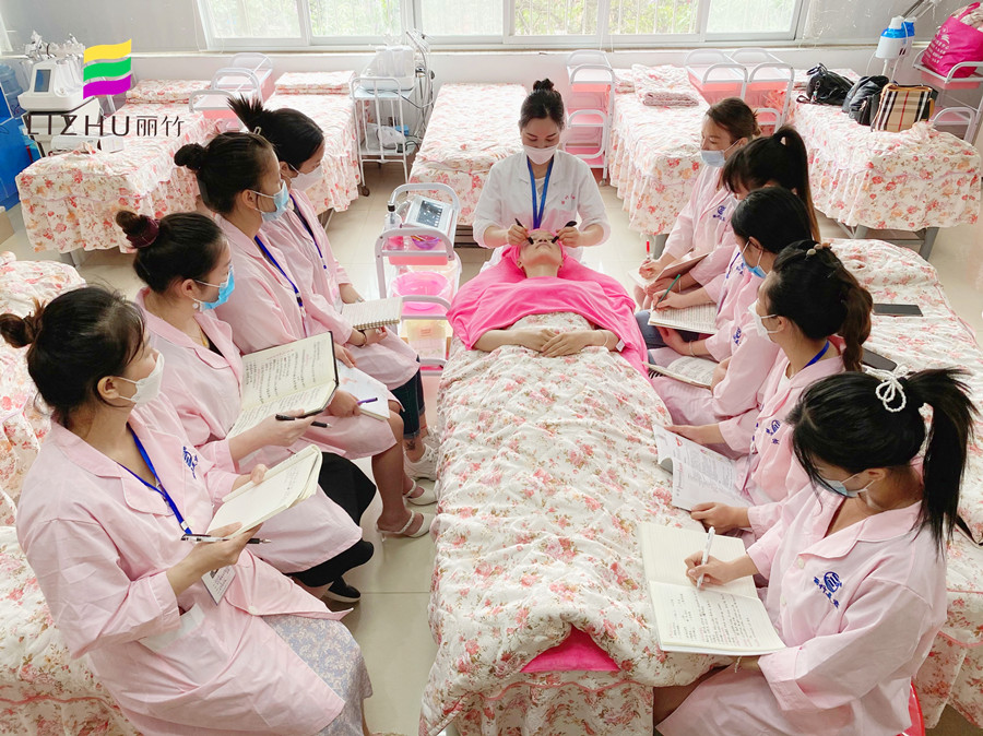 廣西美容理論知識(shí)：你為什么要眼部撥筋？