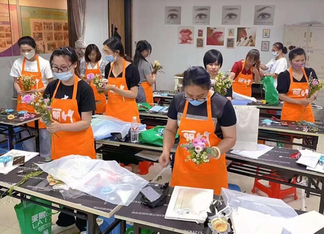 南寧花藝學(xué)校開班，浪漫席卷而來