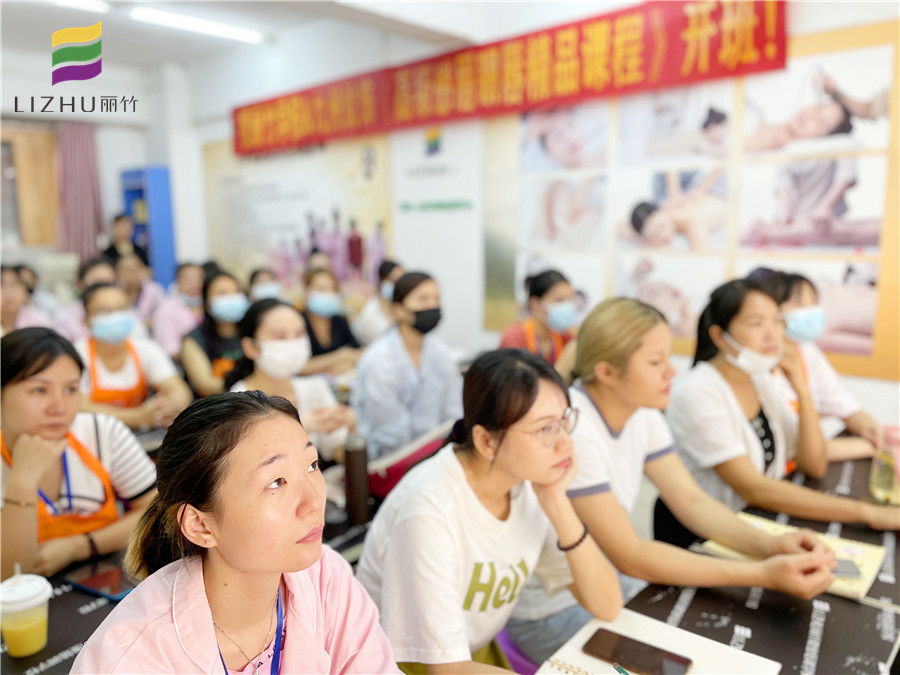 南寧紋繡培訓(xùn)學(xué)?！陡?級(jí)感眉眼唇精品課程》開(kāi)班