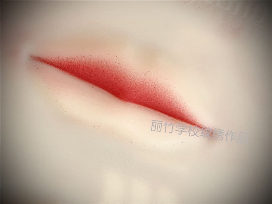 仿皮畫唇技巧 ，廣西培訓(xùn)紋唇專業(yè)課程分析