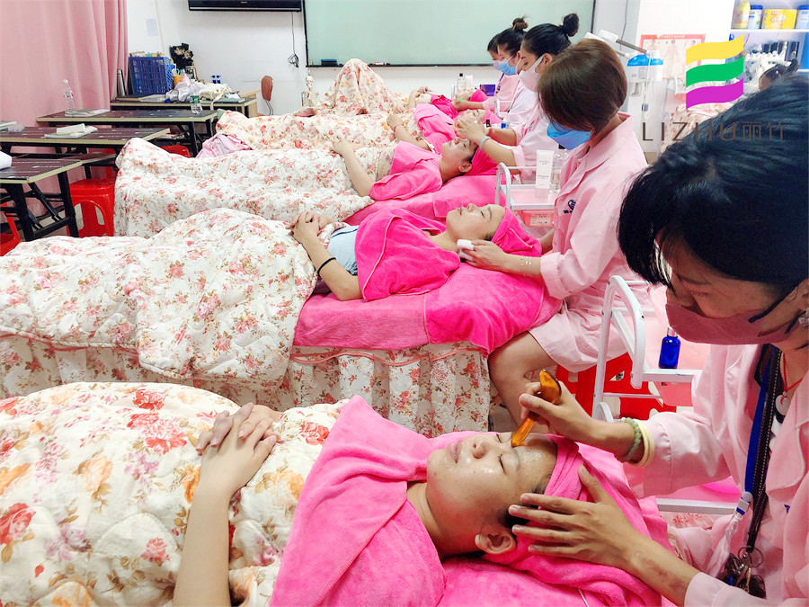 南寧學(xué)美容美體：你為什要進(jìn)行額頭撥筋？