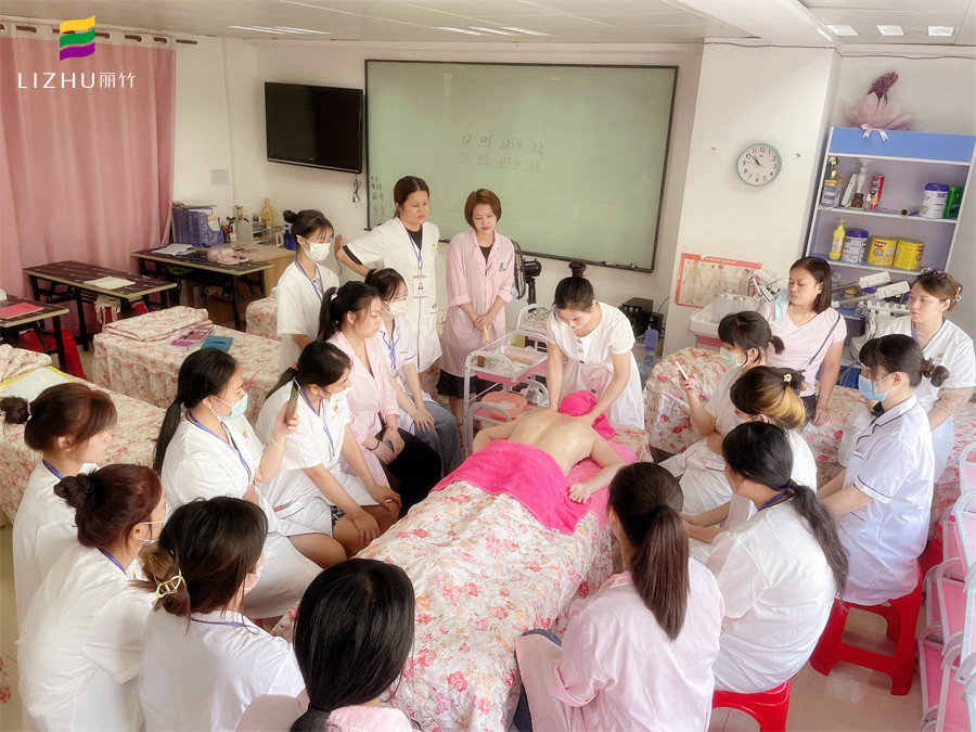 精油開背和拔火罐的好處，身體養(yǎng)生培訓(xùn)課程