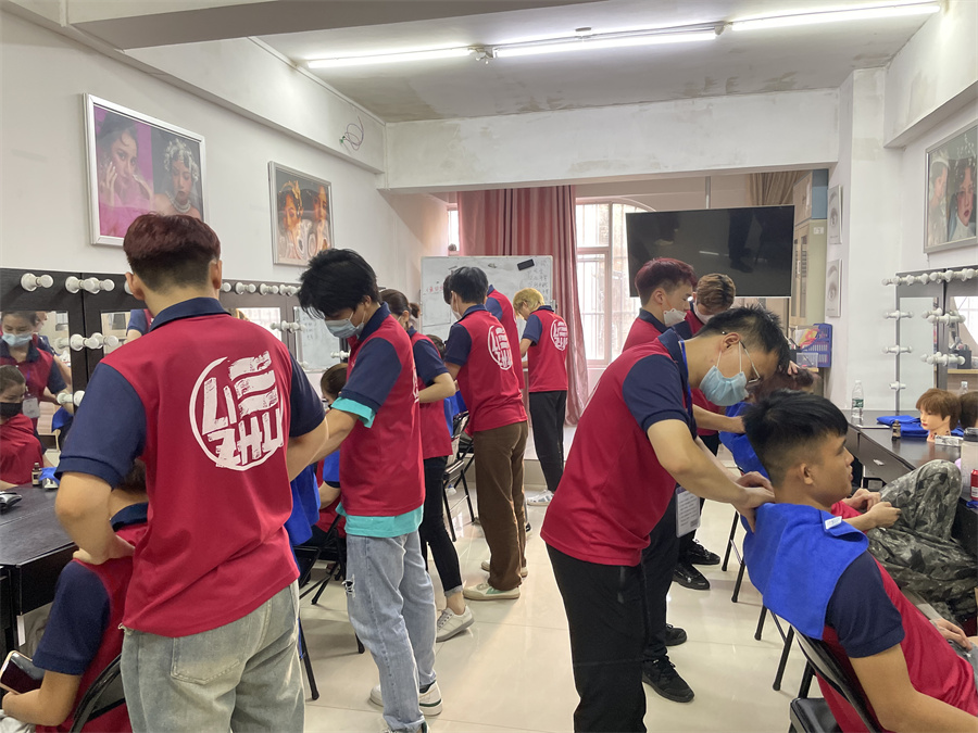 美發(fā)按摩實訓(xùn)，南寧美發(fā)專業(yè)學(xué)校洗護(hù)課程