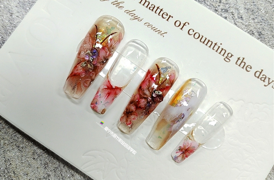 水彩花卉美甲,，廣西美甲學員培訓班作品