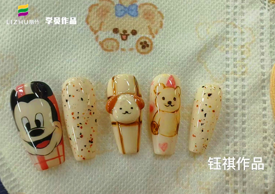 卡通立體浮雕&手工蝴蝶結(jié)美甲，南寧美甲造型進修作品