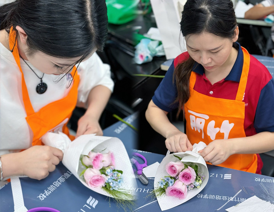 南寧花藝學校開班首日，學員收獲滿滿
