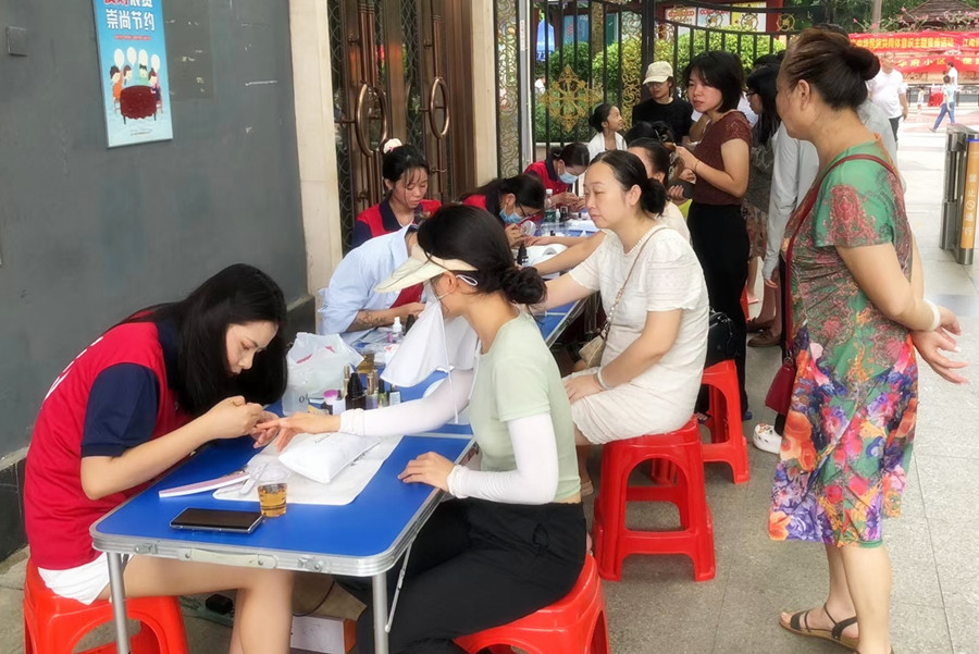 南寧美甲培訓(xùn)社會(huì)報(bào)告，告訴你南寧學(xué)美甲哪里有實(shí)力？