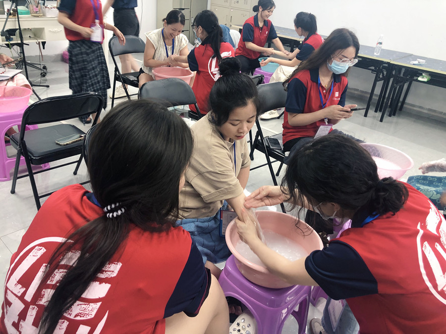 在家如何進(jìn)行手部護(hù)理？南寧美甲課堂花絮