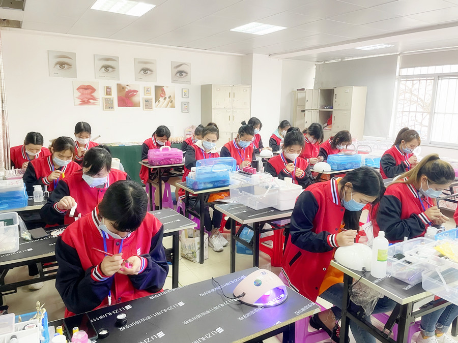2025女生學(xué)什么專業(yè)就業(yè)前景好蕞容易就業(yè)？