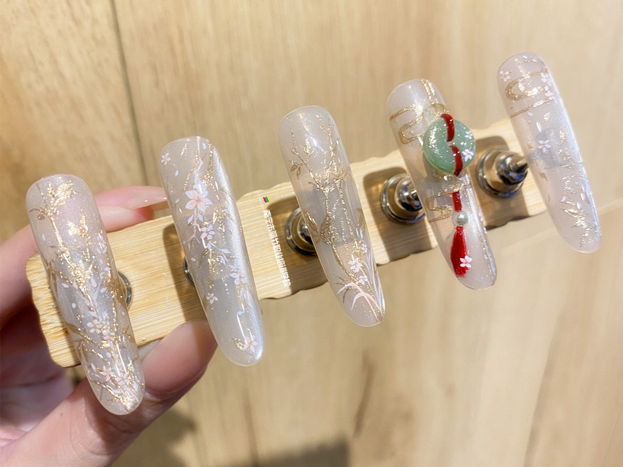 國風新中式美甲，南寧美甲職業(yè)學校作品